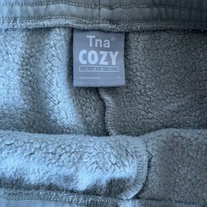 ARITZIA TNA COZY SHORTS